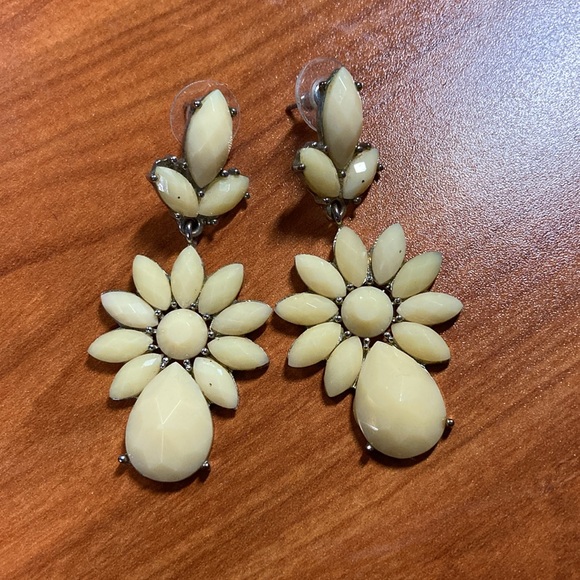 Earring Bundle - Picture 4 of 12